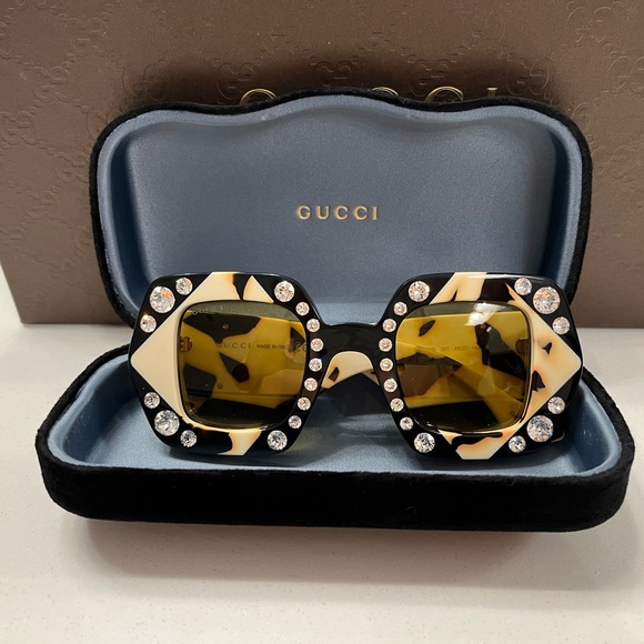 GUCCI Hollywood Forever Woman’s Sunglasses - Picture 2 of 16